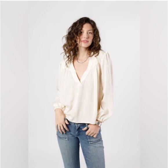 Band of the Free Cash‎ Ivory Long Sleeve V-Neck Top - Size L | Minimalist Chic - Picture 2 of 6